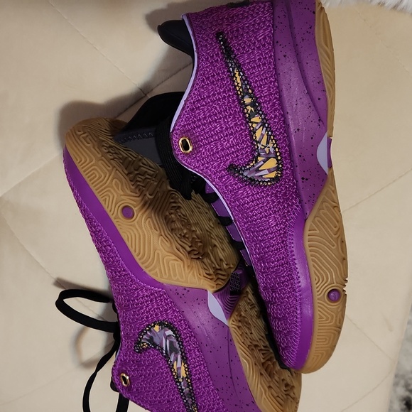 Nike Lebron Shoes 6Y - Picture 2 of 8